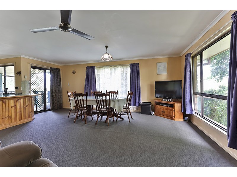 10 Highview Street, Meringandan West QLD 4352