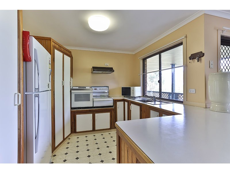 10 Highview Street, Meringandan West QLD 4352