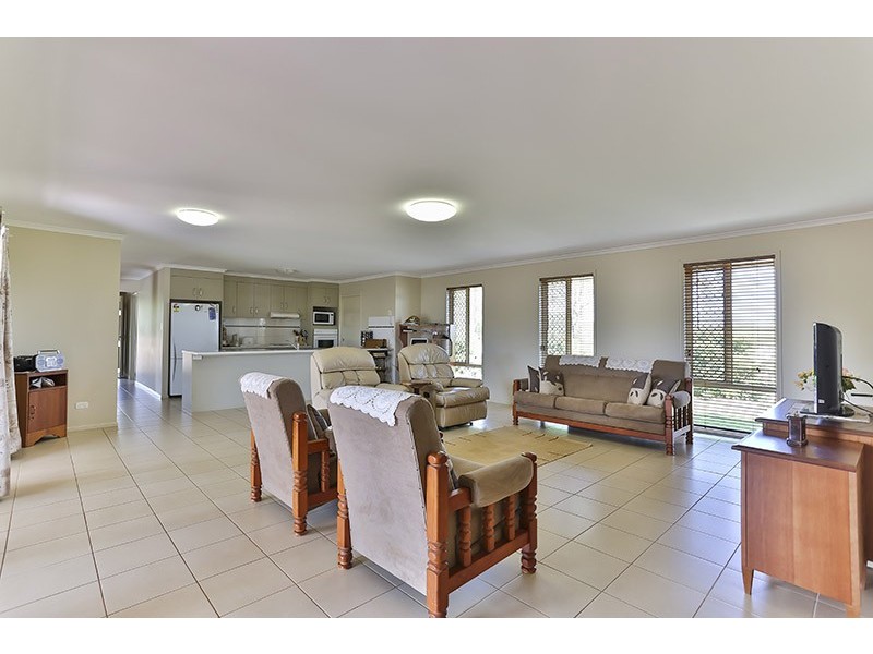 88 Peters Road, Meringandan West QLD 4352