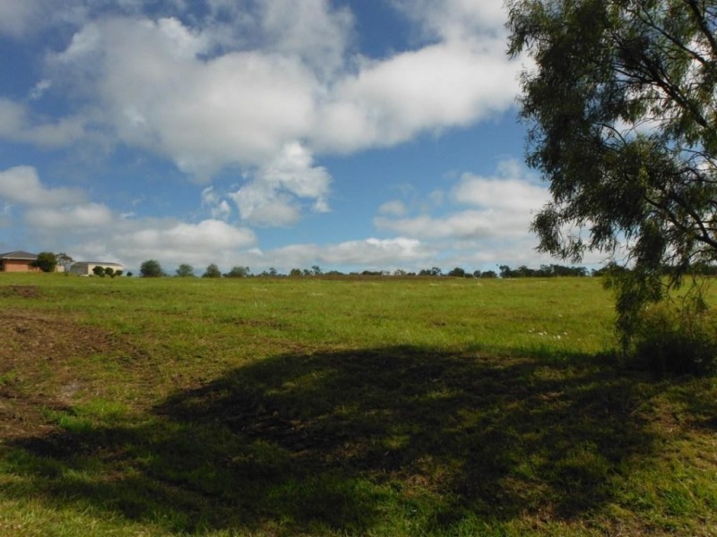 44 Peters Road, Meringandan West QLD 4352