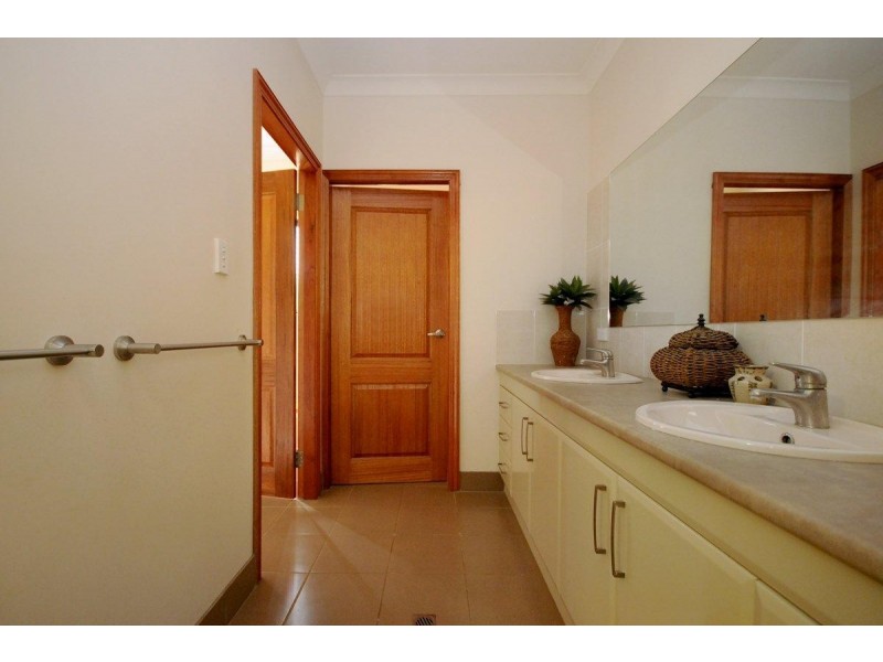 5 Werribee Drive, Highfields QLD 4352
