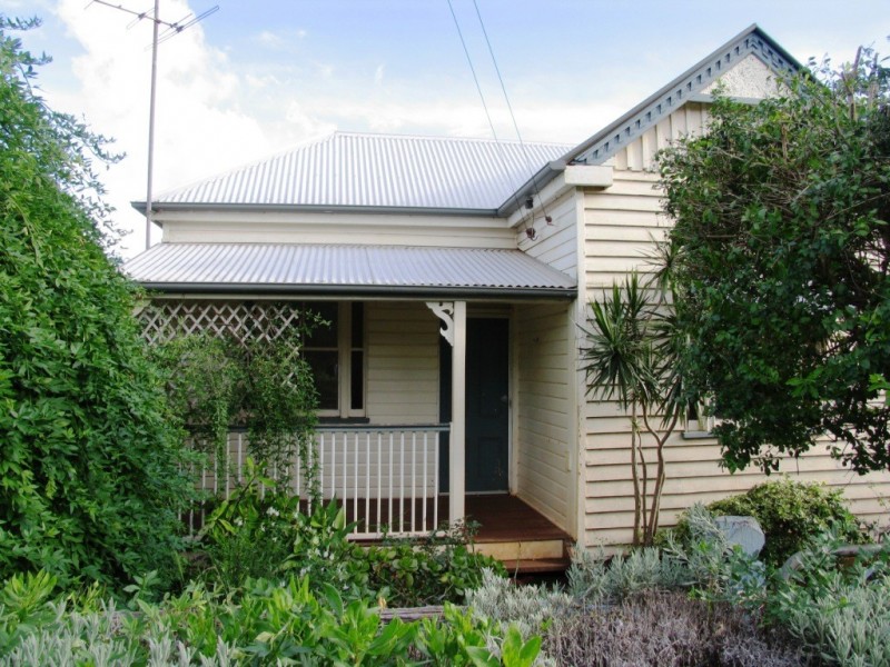 36 Rhyde Street, Mount Lofty QLD 4350