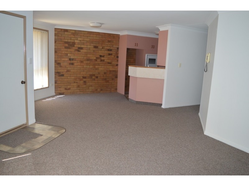 2/6 Araluen Court, Kearneys Spring QLD 4350