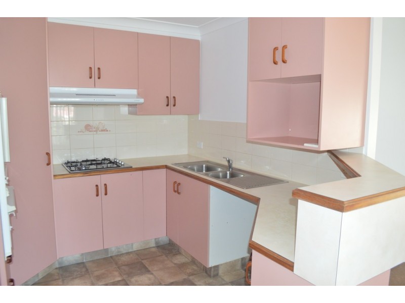 2/6 Araluen Court, Kearneys Spring QLD 4350