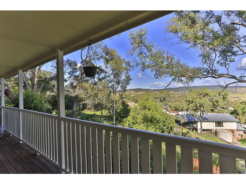 4 Scenic Court, Gowrie Junction QLD 4352