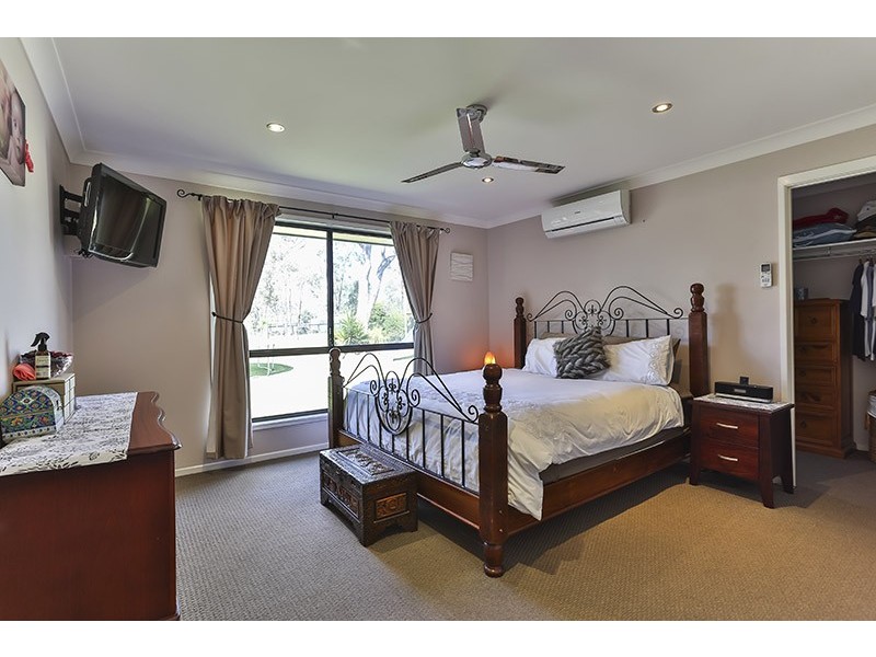 20 Kookaburra Court, Meringandan West QLD 4352