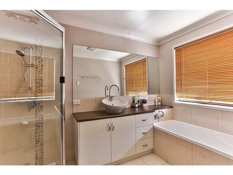 20 Kookaburra Court, Meringandan West QLD 4352