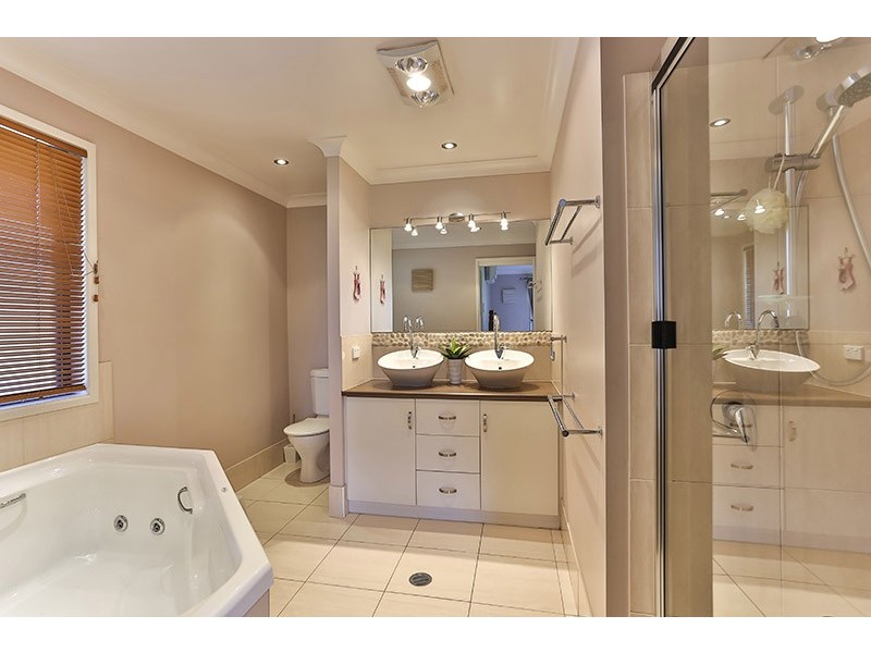 20 Kookaburra Court, Meringandan West QLD 4352