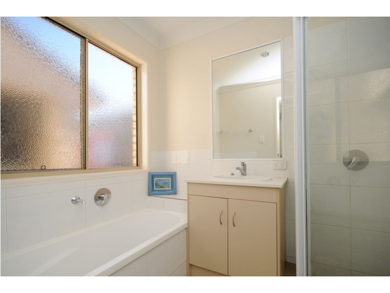 690 Greenwattle Street, Harristown QLD 4350