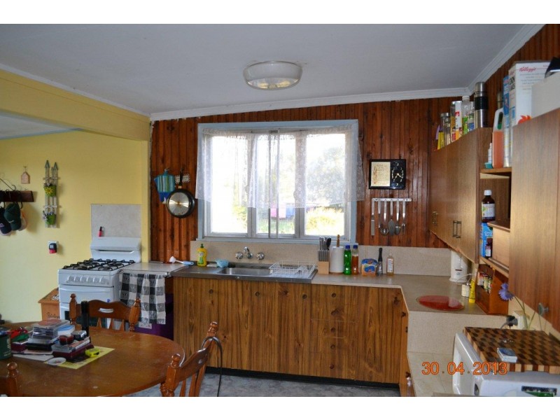 68 John Street, Goombungee QLD 4354