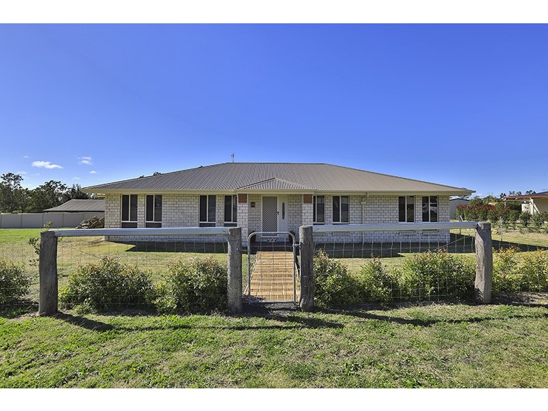 2 Kurrajong Court, Meringandan West QLD 4352