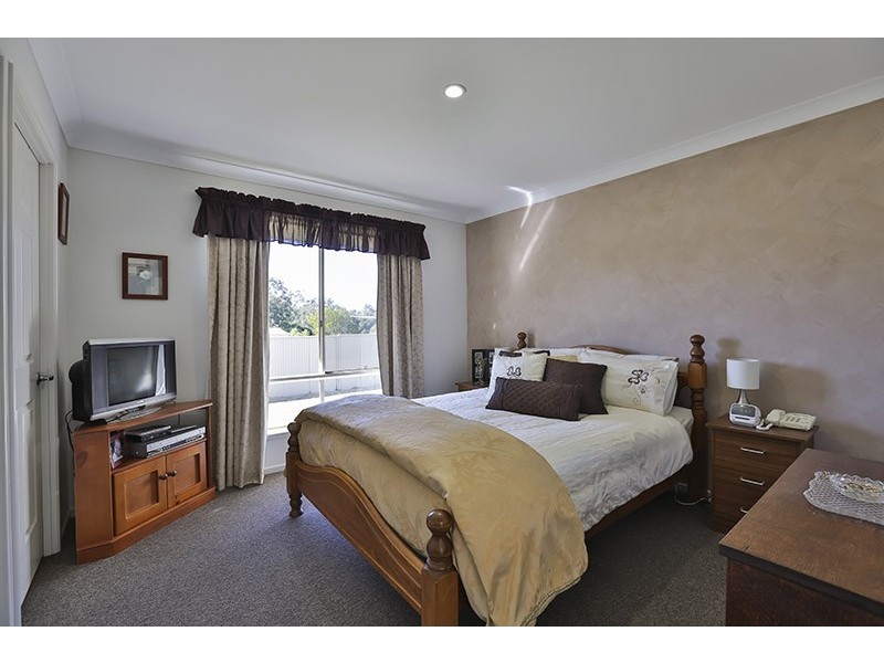 2 Kurrajong Court, Meringandan West QLD 4352