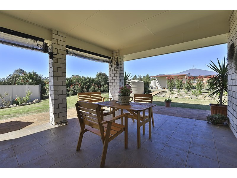 2 Kurrajong Court, Meringandan West QLD 4352