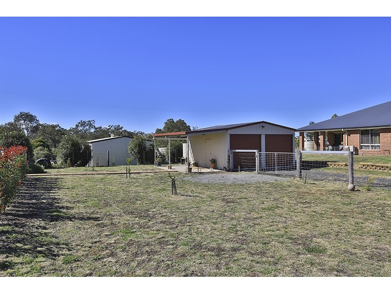 2 Kurrajong Court, Meringandan West QLD 4352
