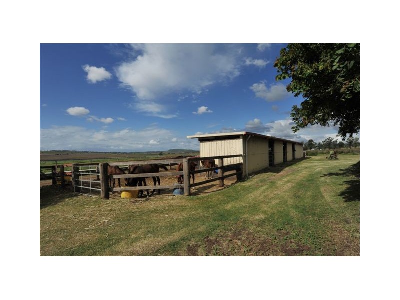 152 Macaulays Road, Westbrook QLD 4350