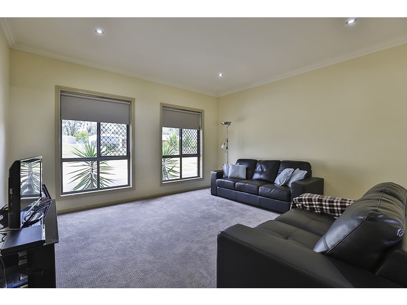 83 Highland Park Road, Meringandan West QLD 4352