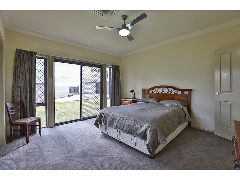 83 Highland Park Road, Meringandan West QLD 4352