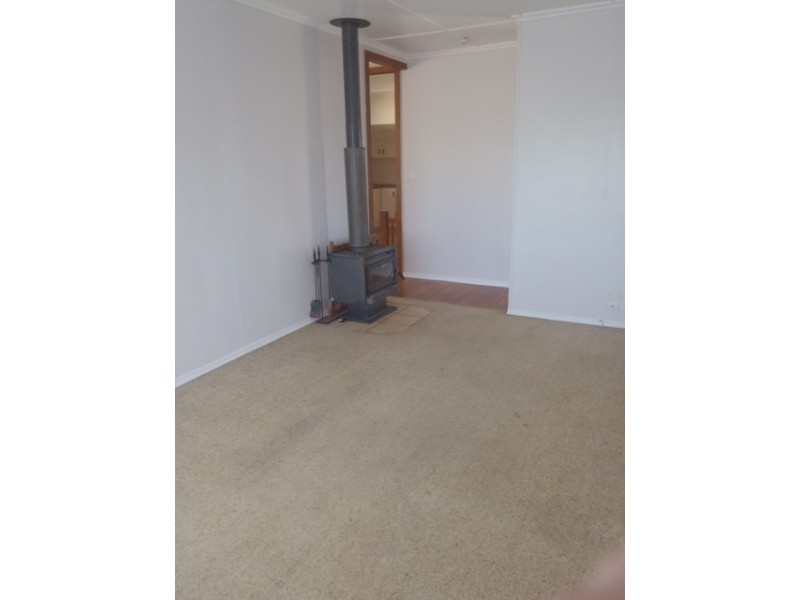 25 West Street, Newtown QLD 4350