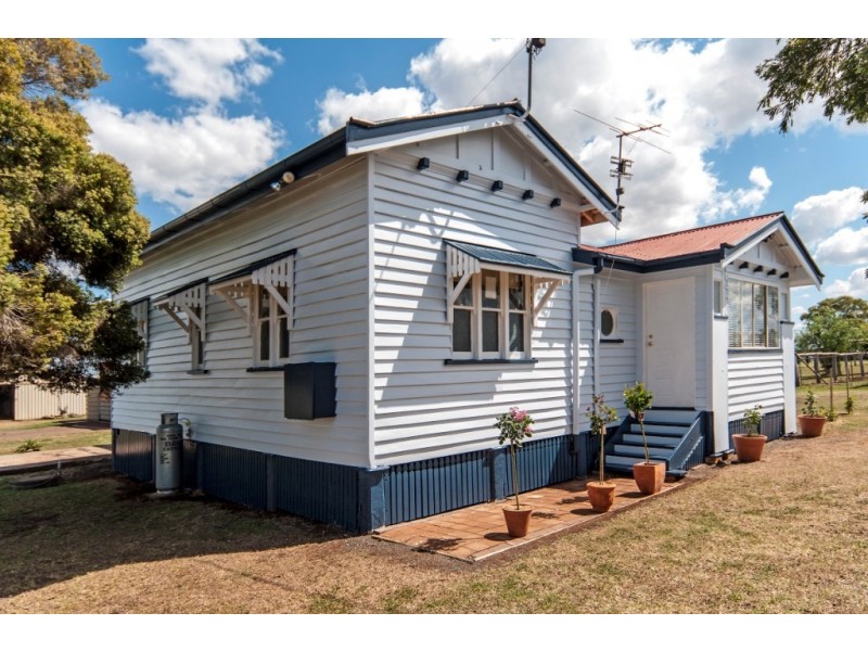 109 Bunkers Hill School Road, Westbrook QLD 4350