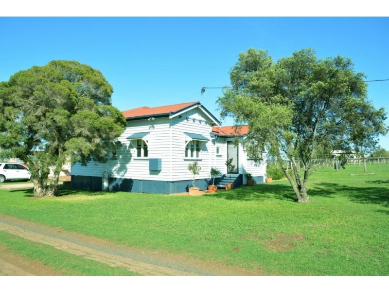 109 Bunkers Hill School Road, Westbrook QLD 4350