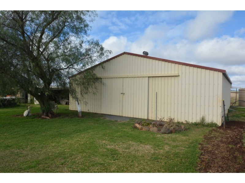 109 Bunkers Hill School Road, Westbrook QLD 4350