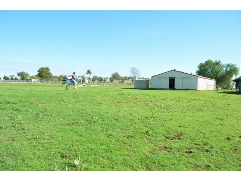 109 Bunkers Hill School Road, Westbrook QLD 4350