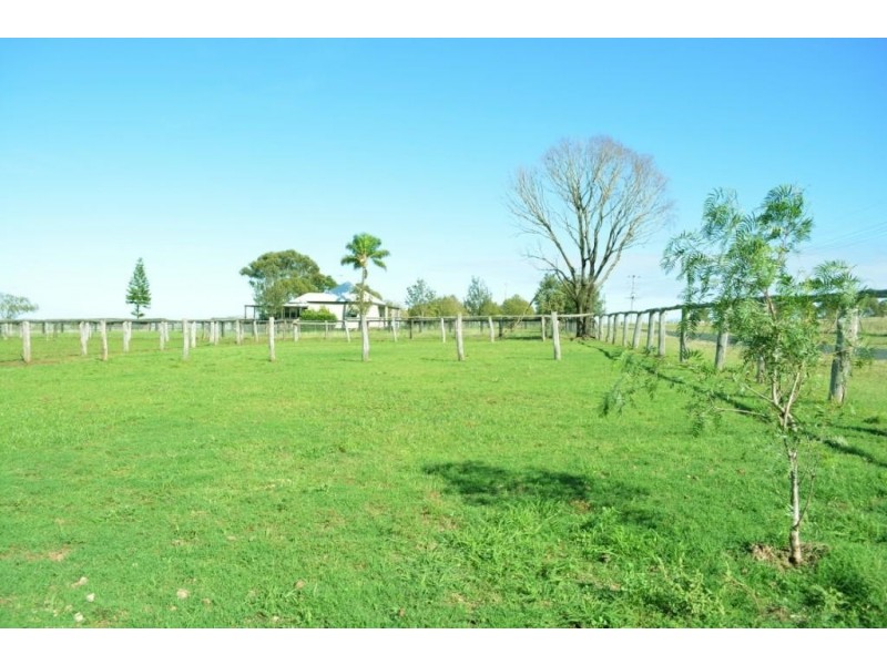 109 Bunkers Hill School Road, Westbrook QLD 4350