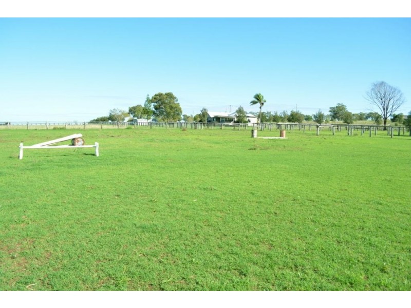 109 Bunkers Hill School Road, Westbrook QLD 4350