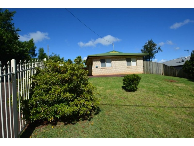 14 Pascoe Lane, Mount Lofty QLD 4350