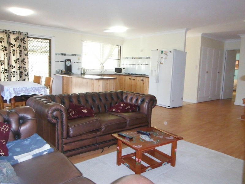 7 Peters Road, Meringandan West QLD 4352