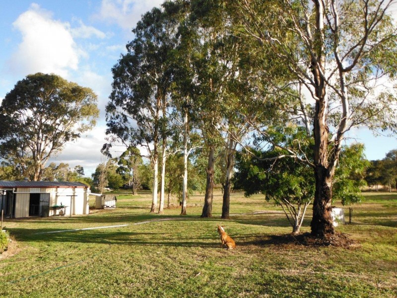 7 Peters Road, Meringandan West QLD 4352