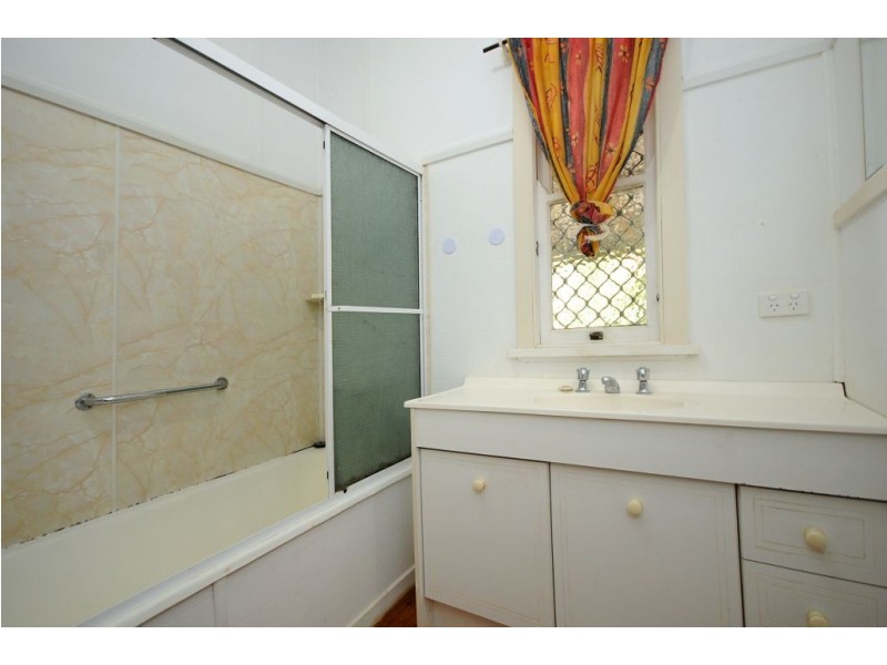 34 Glenvale Road, Harristown QLD 4350