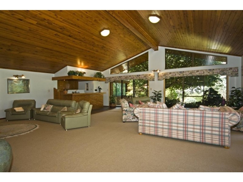 6 Inadale Court, Middle Ridge QLD 4350