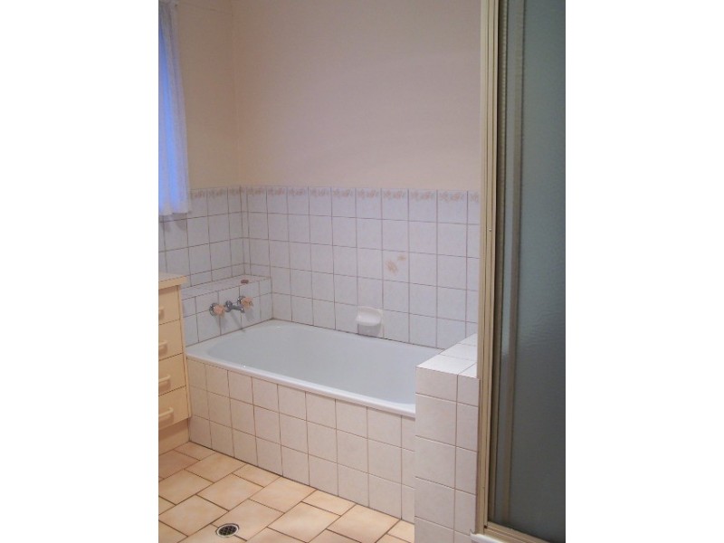 40 Ballin Drive, Centenary Heights QLD 4350