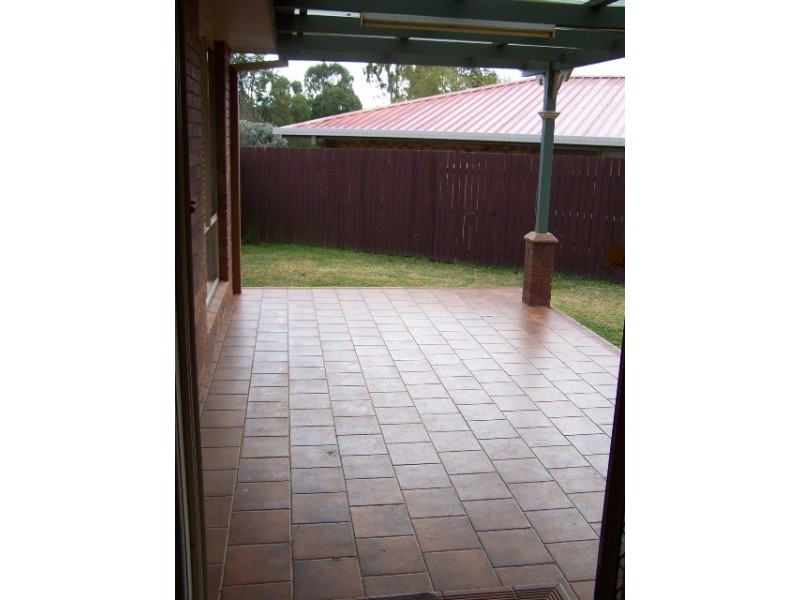 40 Ballin Drive, Centenary Heights QLD 4350