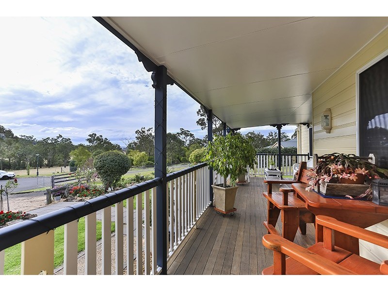 6 Apple Tree Court, Meringandan West QLD 4352