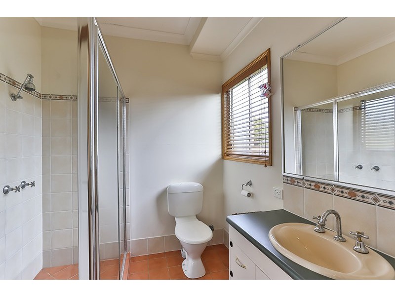 6 Apple Tree Court, Meringandan West QLD 4352