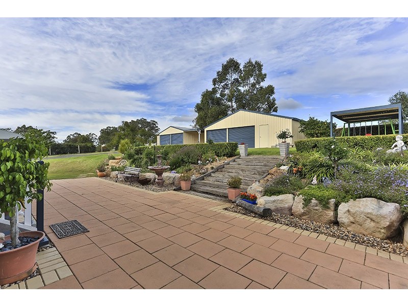 6 Apple Tree Court, Meringandan West QLD 4352