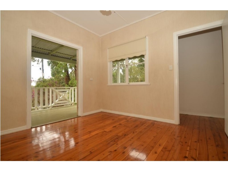 120 Spring Street, Middle Ridge QLD 4350