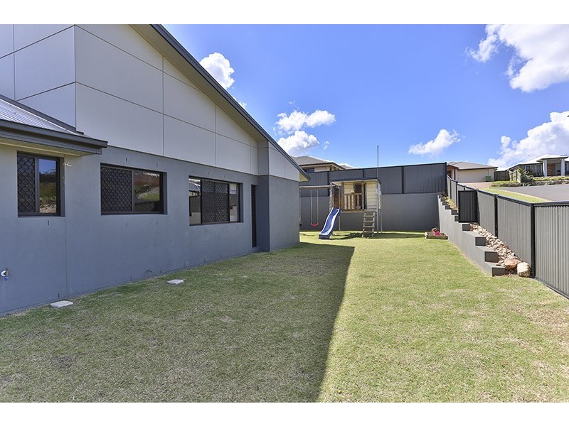 16 Ace Drive, Glenvale QLD 4350