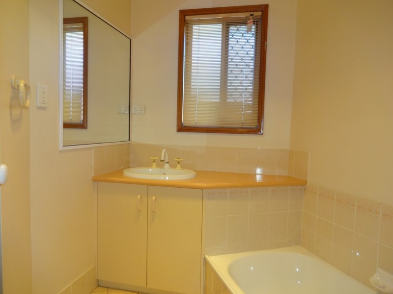 2 Brock Court, Darling Heights QLD 4350