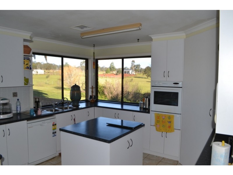 252 Meringandan Road, Kleinton QLD 4352