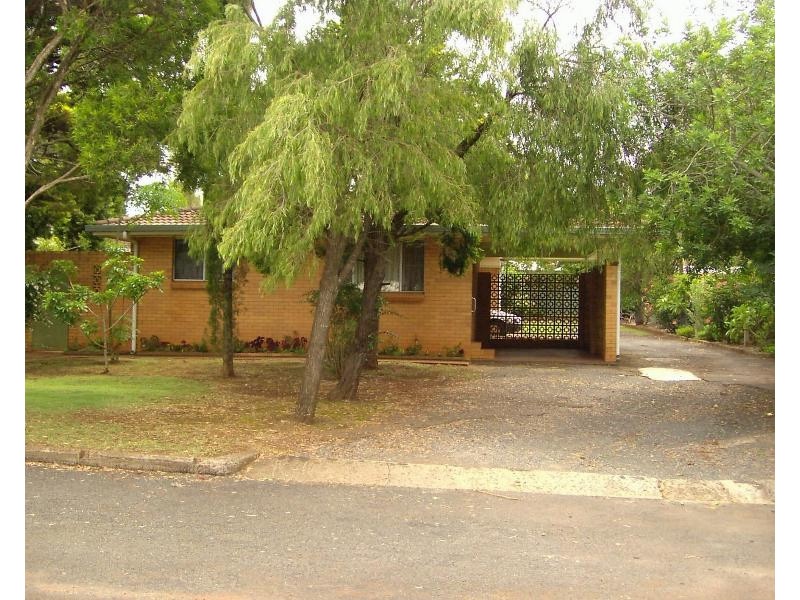 2/5 Jarrah Street, East Toowoomba QLD 4350