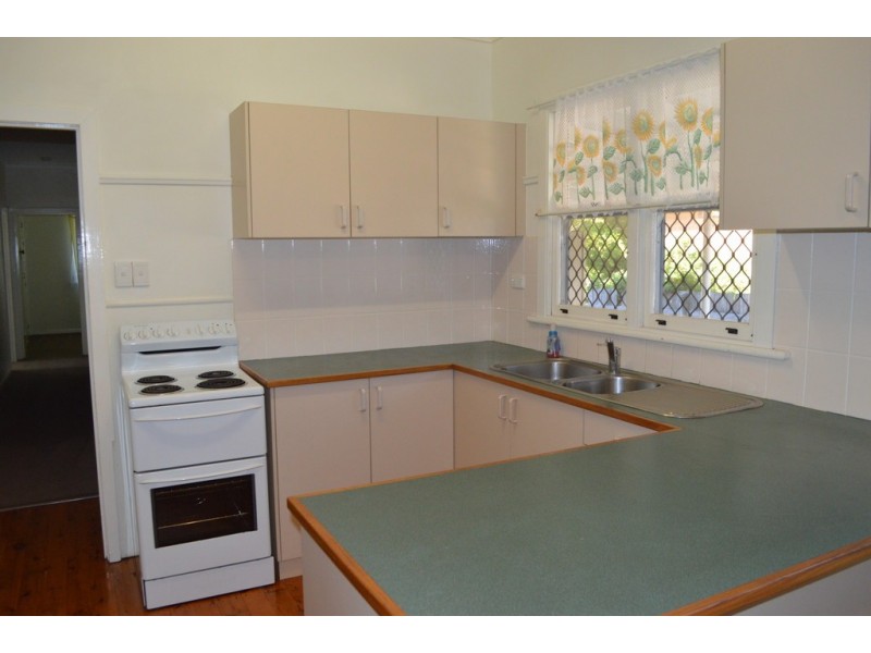 14 Miller Street, Harristown QLD 4350