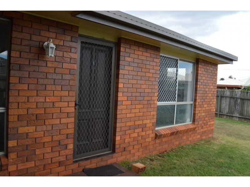 2/17 Schultz Street, Kearneys Spring QLD 4350