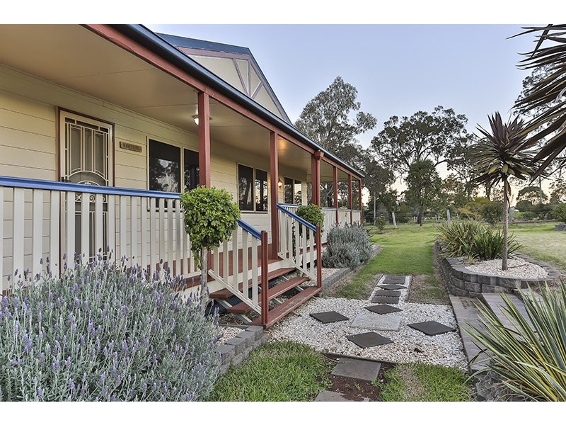 14 Highview Street, Meringandan West QLD 4352