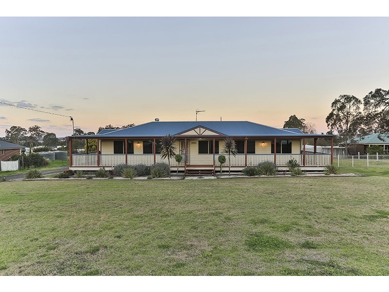 14 Highview Street, Meringandan West QLD 4352