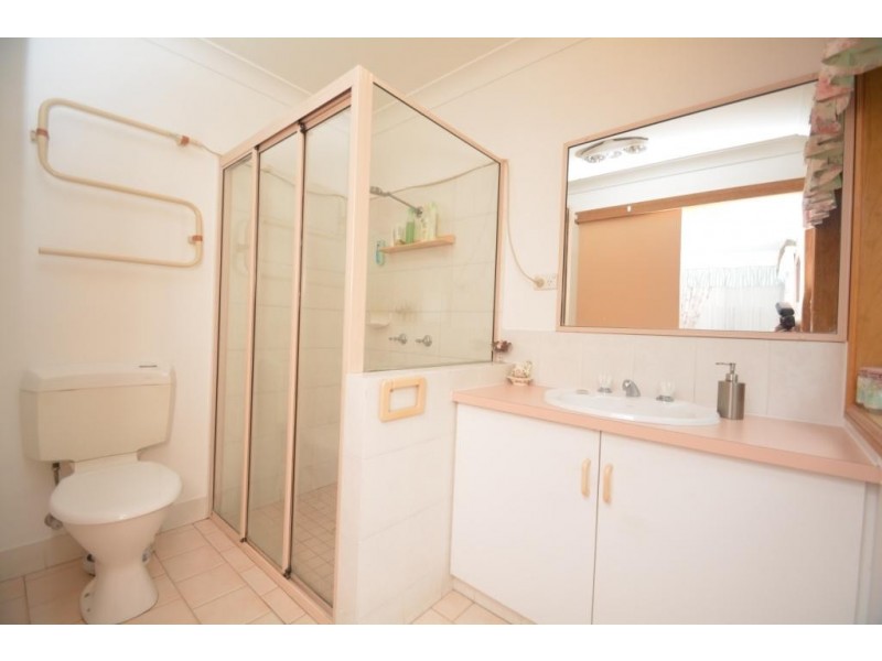 1127 Ruthven Street, Kearneys Spring QLD 4350