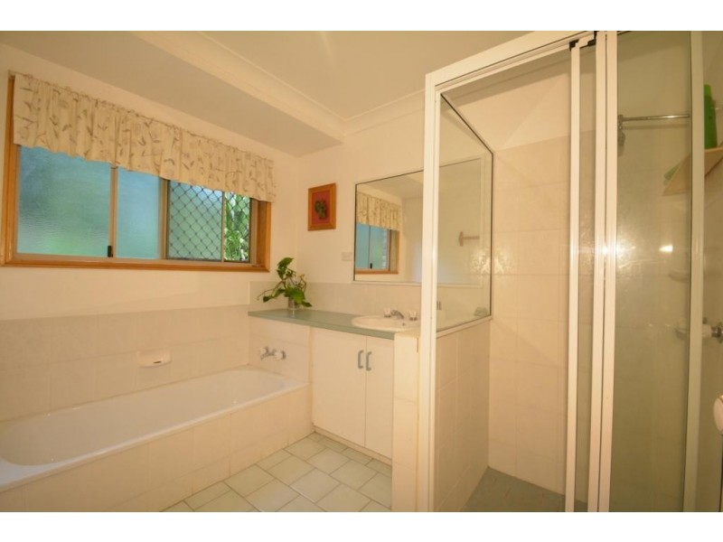 1127 Ruthven Street, Kearneys Spring QLD 4350