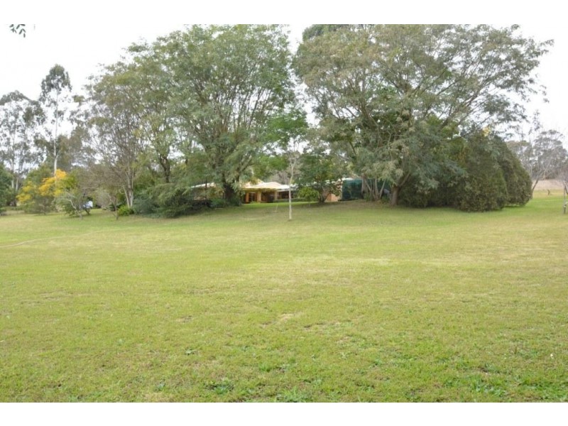 1127 Ruthven Street, Kearneys Spring QLD 4350